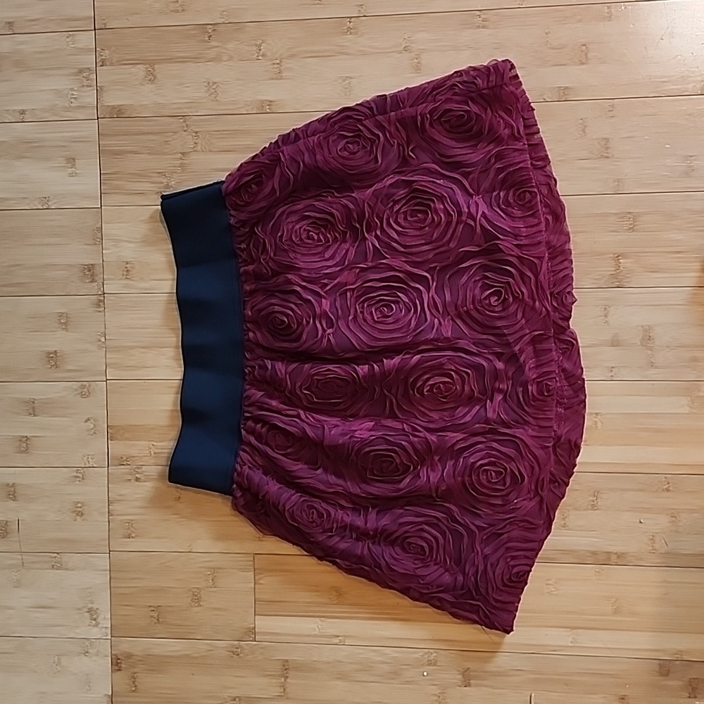 Stooshy skirt